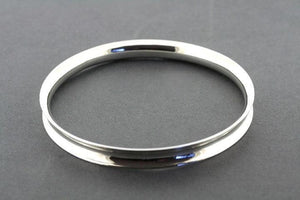 concave edge circle bangle - sterling silver - Makers & Providers