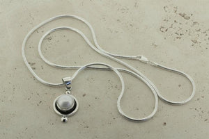 Bezel pearl & oxidized pendant on 55cm snake chain - Makers & Providers