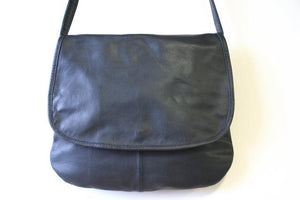 curved messenger bag - black - Makers & Providers