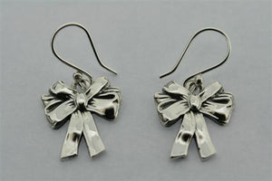 lace bow earring - Makers & Providers