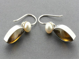 Almond shape Amber & freshwater pearl earring - sterling silver - Makers & Providers