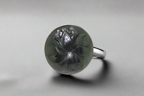 Floral horn/silver circle ring