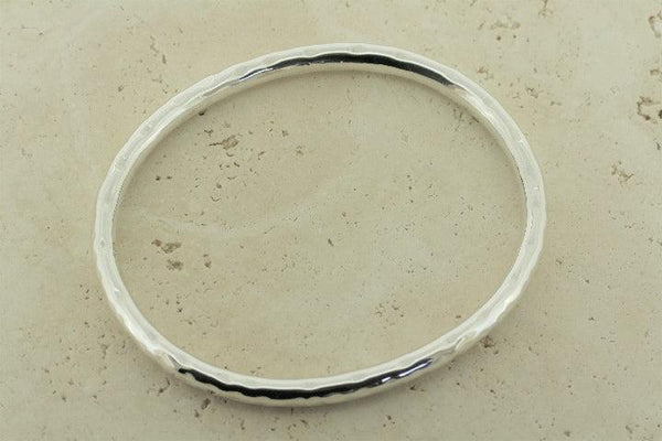 oval tubular hammered bangle - 5mm - Makers & Providers