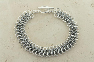 3 interlinked ring bracelet - polished & oxidized - Makers & Providers