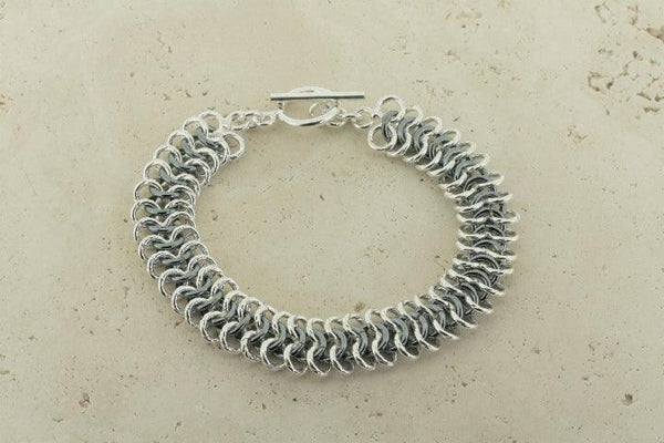 3 interlinked ring bracelet - polished & oxidized - Makers & Providers