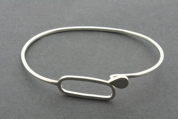 Oval & teardrop closer bangle - silver