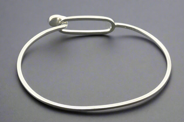 Oval & teardrop closer bangle - silver