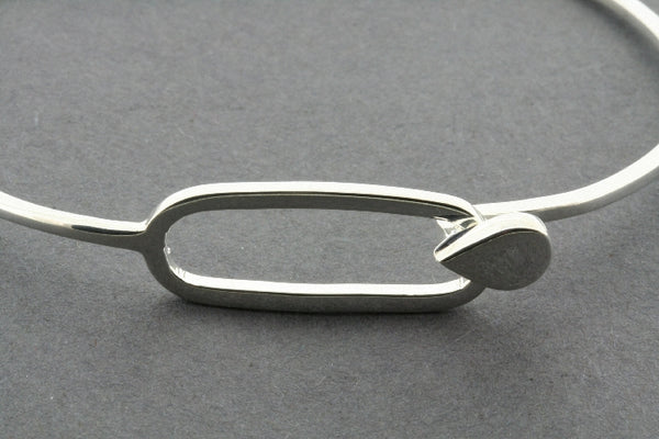 Oval & teardrop closer bangle - silver