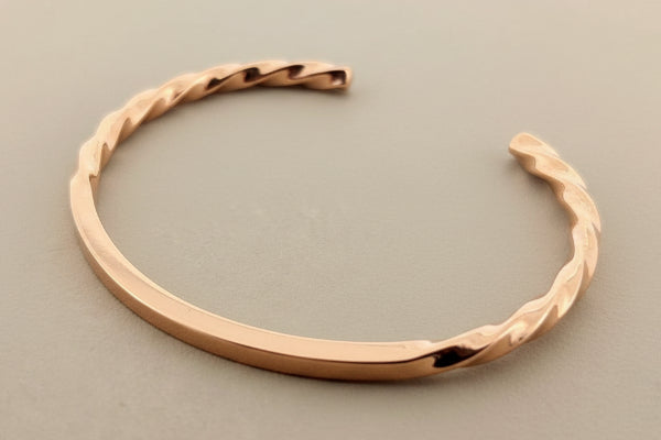 Twisted ends copper cuff