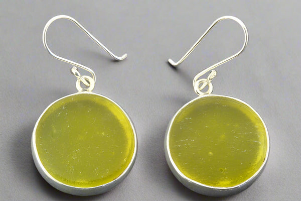Large circle seaglass earring - lime