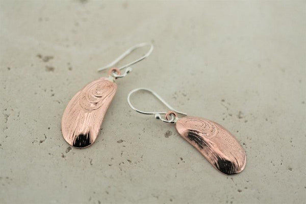 Copper mussel shell earrings - Makers & Providers