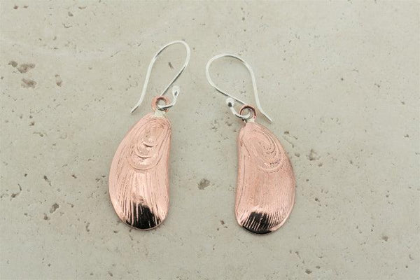 Copper mussel shell earrings - Makers & Providers