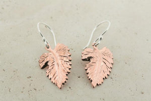 Copper maple leaf earrings - Makers & Providers