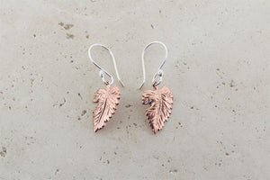 Small copper leaf earrings - Makers & Providers