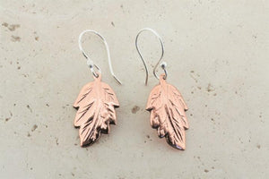 Small copper leaf earrings - Makers & Providers