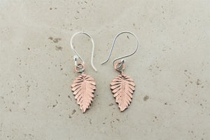 Small copper leaf earrings - Makers & Providers