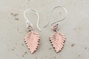 Small copper leaf earrings - Makers & Providers