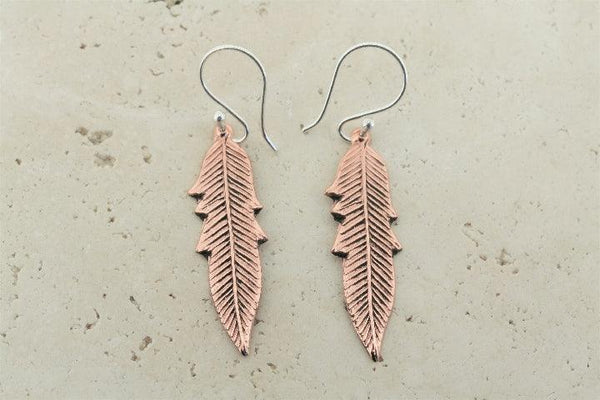 Long copper leaf earrings - Makers & Providers