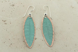 Small copper patina leaf earrings - Makers & Providers