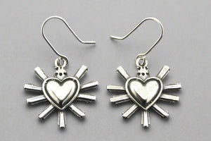 Shining heart earring - sterling silver - Makers & Providers
