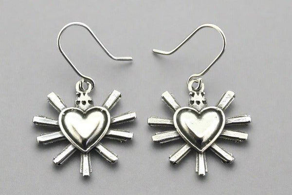 Shining heart earring - sterling silver - Makers & Providers