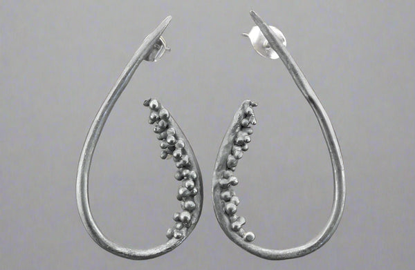 Beaded teardrop earring - oxidized silver