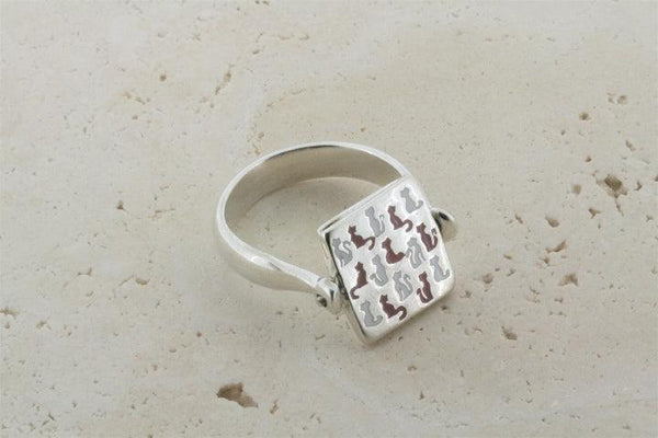 enamelled silver flip ring - cats - Makers & Providers