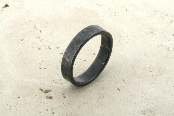 5mm hammered oxidized band