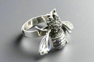 Silver bee ring - size 7 (adjustable) - Makers & Providers
