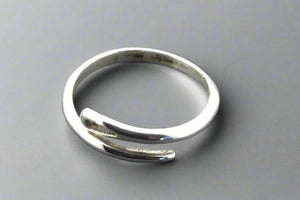 Needle ring - sterling silver - Makers & Providers