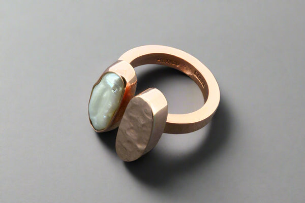 Pearl & hammered copper ring