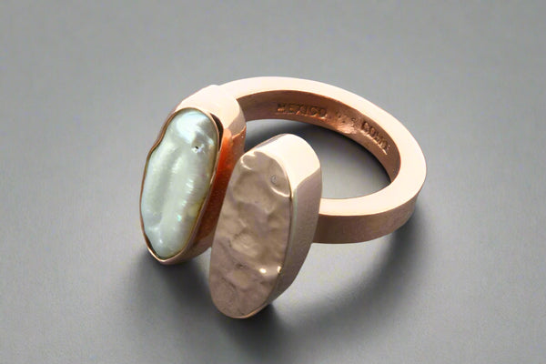 Pearl & hammered copper ring