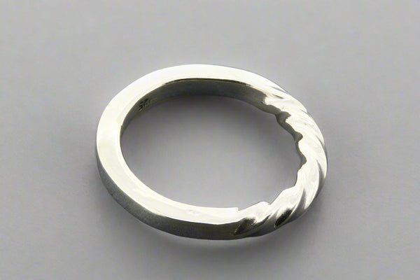 Clean and twist silver band