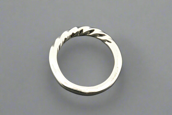 Clean and twist silver band