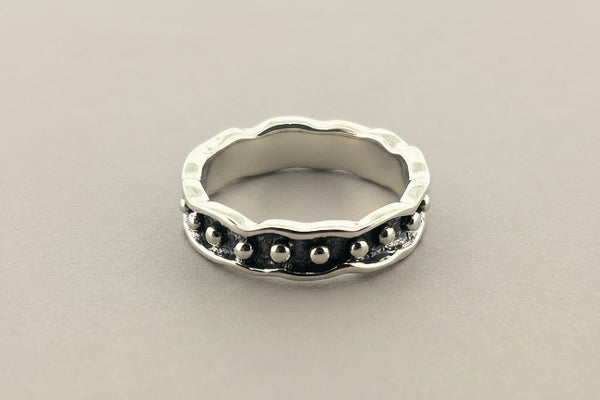 Oxidized groove multi bead ruffled ring - sterling silver