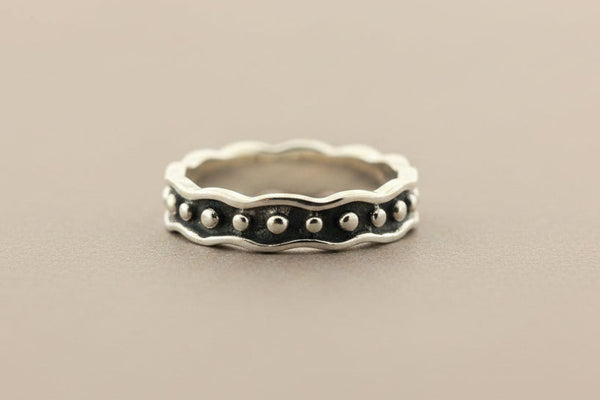 Oxidized groove multi bead ruffled ring - sterling silver