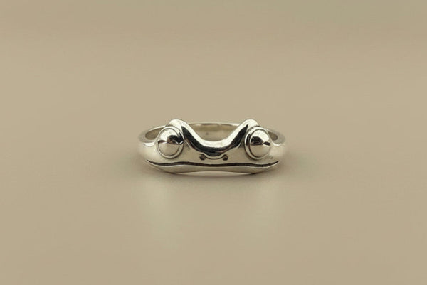 Frog ring - sterling silver