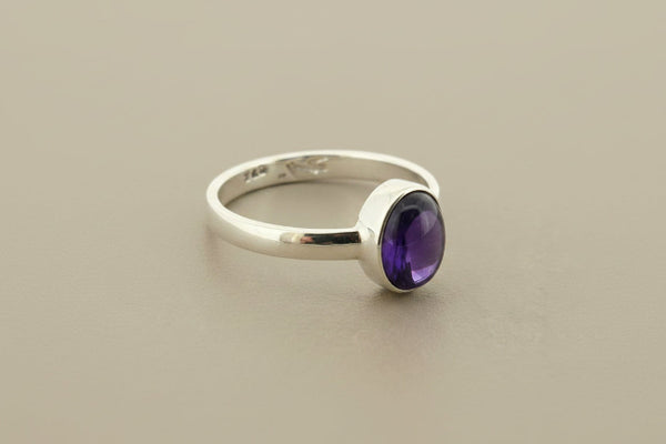 Oval stone ring - amethyst