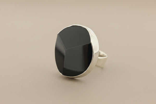 Large faceted onyx ring - adjustable
