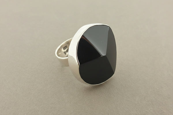 Large faceted onyx ring - adjustable