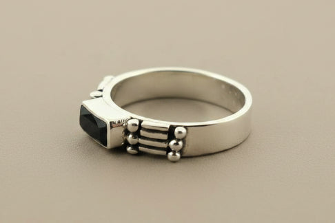 Silver deco onyx ring