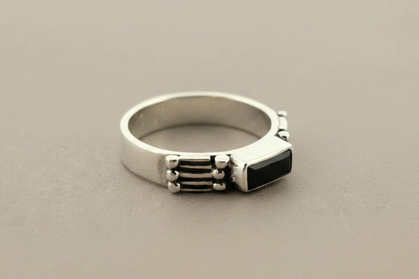 Silver deco onyx ring