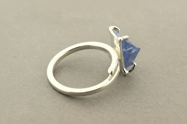 Adjustable stone ring - tanzanite