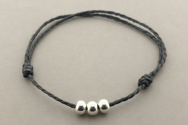 slip knot bracelet - 3 bead - black