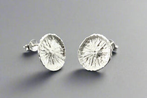 Button daisy stud - sterling silver - Makers & Providers