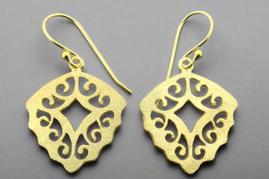 Gold orla drop earring - Makers & Providers