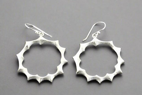 Wreath hoop earring - silver - Makers & Providers