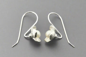 Mariposa pearl earring - sliver - Makers & Providers