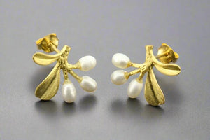 Snowberry pearl stud - gold over silver - Makers & Providers