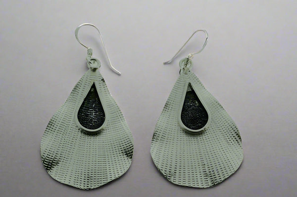 2 tone teardrop earring - pure silver - Makers & Providers